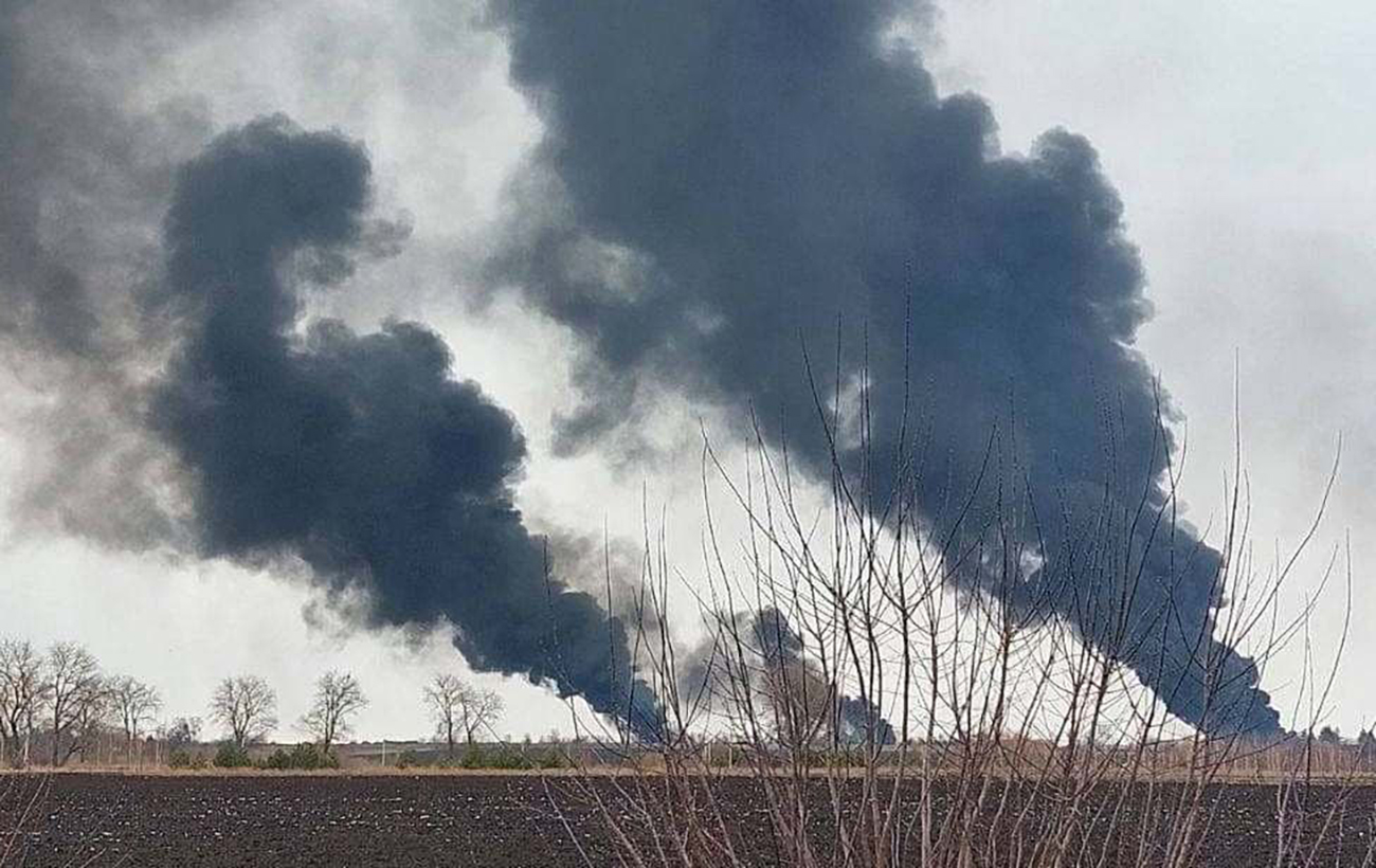 З'явилося фото і відео з Вінниці, по якій ворог випустив 8 ракет, зруйнувавши аеропорт